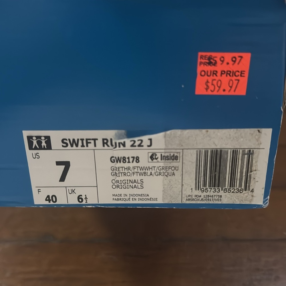Adidas - Picture 5 of 6